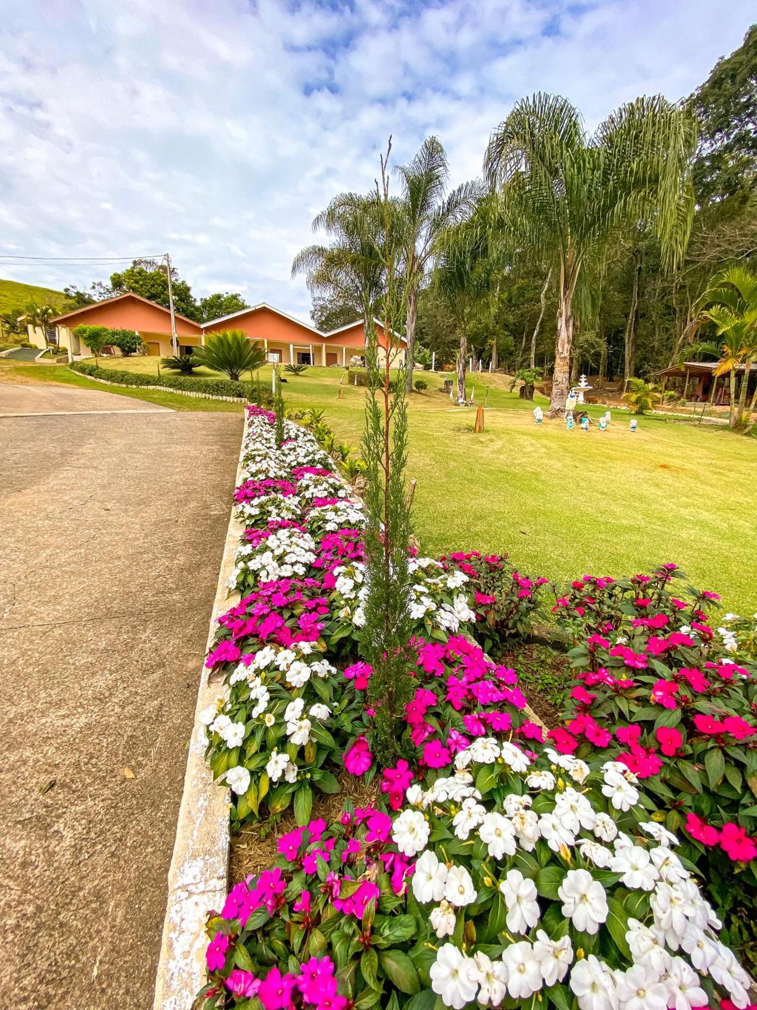 Pousada Flores Do Campo Águas de Lindóia Eksteriør billede
